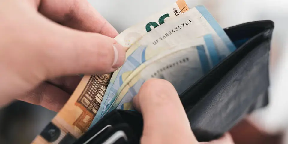 Thinktank подсчитал: снижение НДС и цен на электроэнергию даст каждой семье 325 евро в год